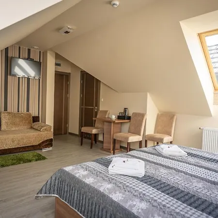 Osada Koszalkowo Wiezyca B&B 심바르크