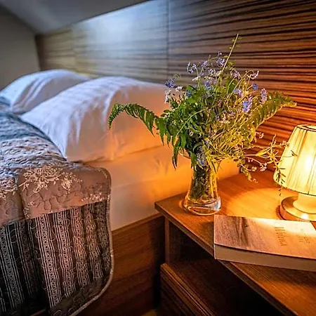 Osada Koszalkowo Wiezyca B&B 심바르크