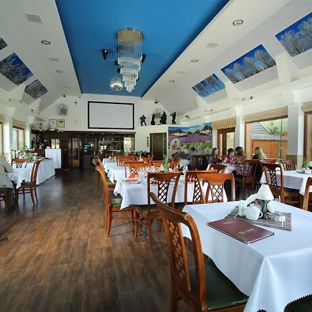 B&B Osada Koszalkowo Wiezyca 심바르크