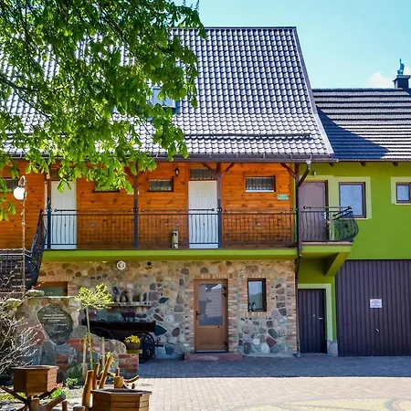 Osada Koszalkowo Wiezyca B&B 심바르크