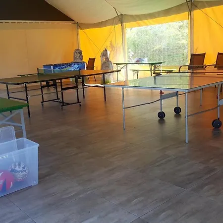 B&B Osada Koszalkowo Wiezyca 심바르크