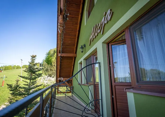 Bed & Breakfast Osada Koszalkowo Wiezyca